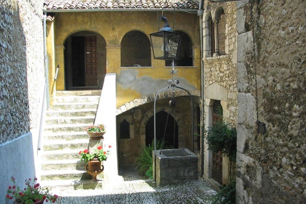 Domus - Casa Vacanza B&B Veroli Екстер'єр фото